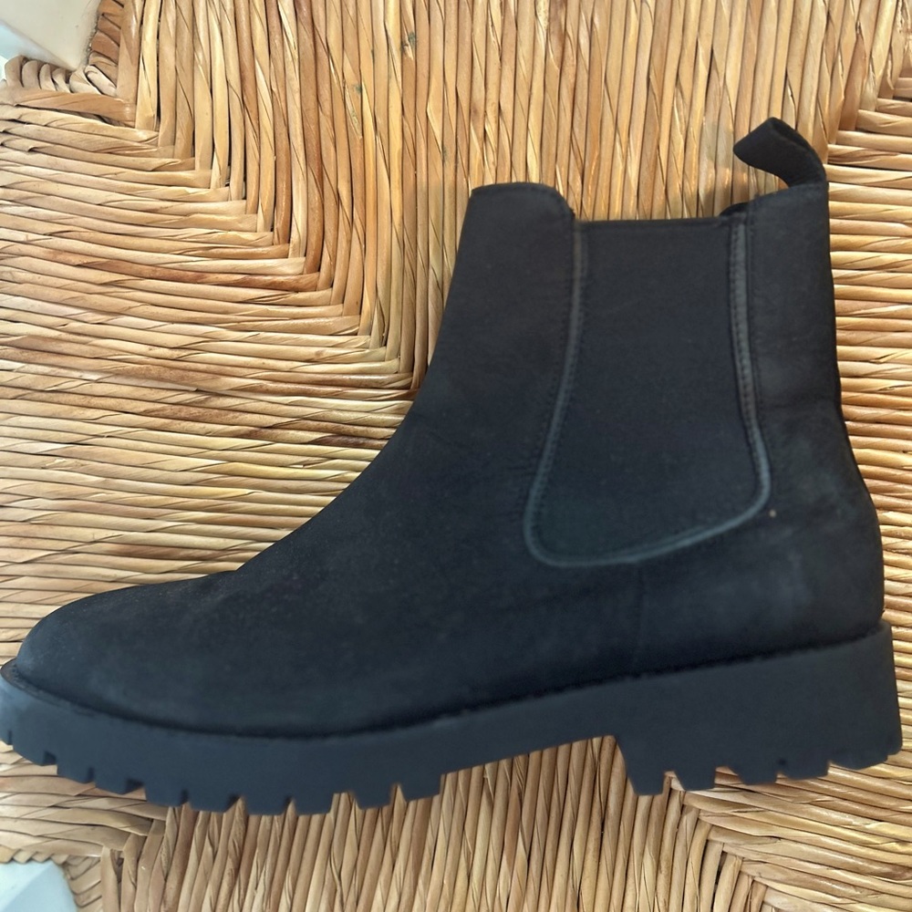 Thursday Boot Company Women’s matte black legend boots Chelsea style boots